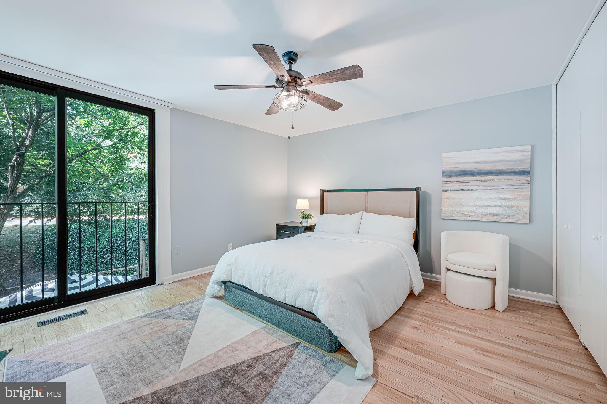11467 Washington Plaza West Reston, VA 20190 - Photo 14 of 44 Primary Bedroom