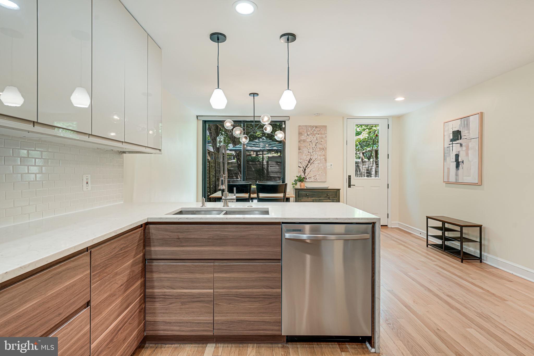 11467 Washington Plaza West Reston, VA 20190 - Photo 10 of 44
