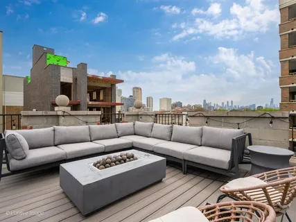 $929,000 | 2822 North Orchard Street, Chicago, IL 60657