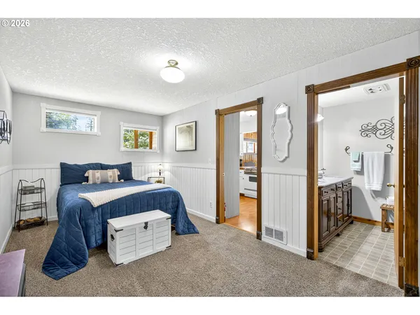 $899,000 | 19345 South Rockney Road, Colton, OR 97017