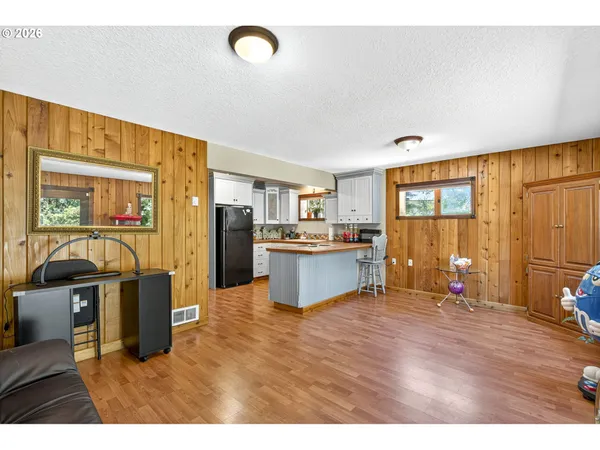 $899,000 | 19345 South Rockney Road, Colton, OR 97017