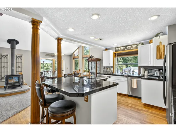 $899,000 | 19345 South Rockney Road, Colton, OR 97017