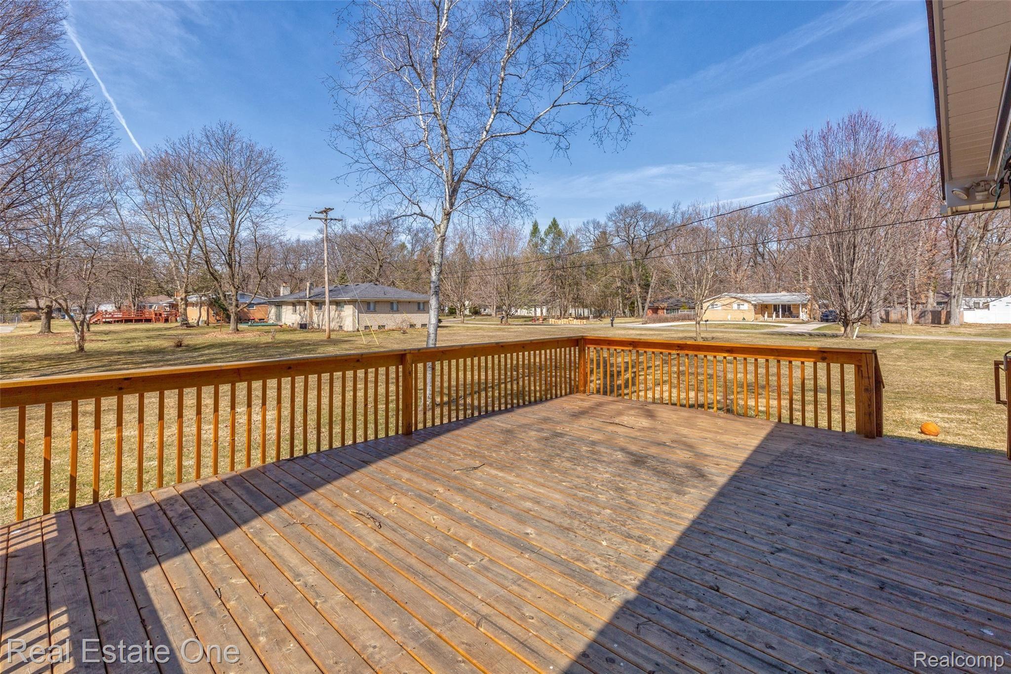 21557 Stahelin Road Southfield, MI 48075 - Photo 21 of 28 new deck