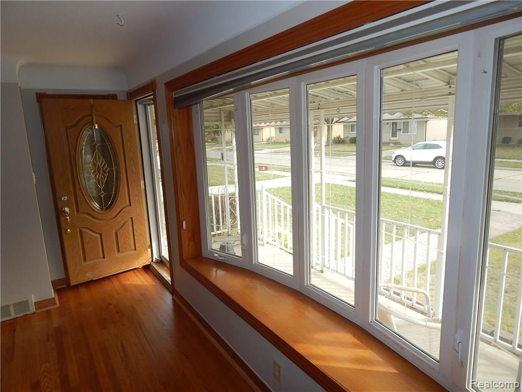 8327 Bernice Street Center Line, MI 48015 - Photo 26 of 59 DSCN4241.JPG