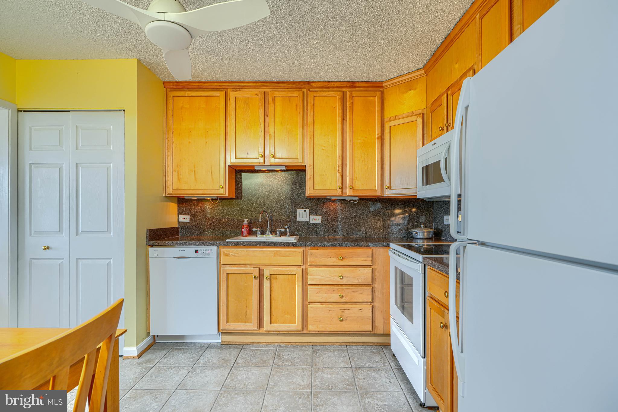 4100 North Charles Street, Unit 1010 Baltimore, MD 21218 - Photo 30 of 73