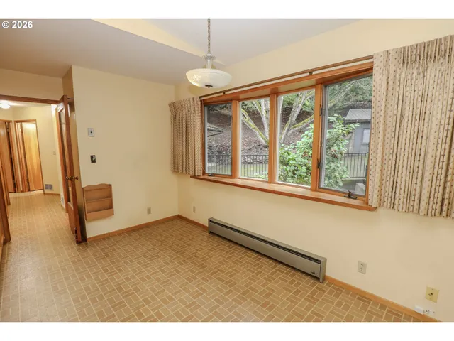 $399,900 | 1033 Southeast Terrace Drive, Roseburg, OR 97470