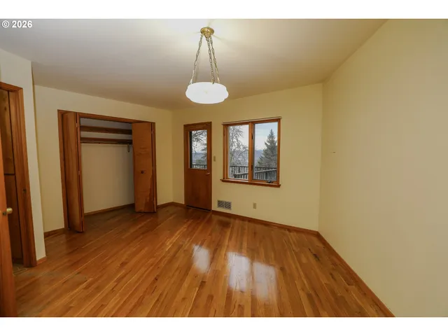 $399,900 | 1033 Southeast Terrace Drive, Roseburg, OR 97470