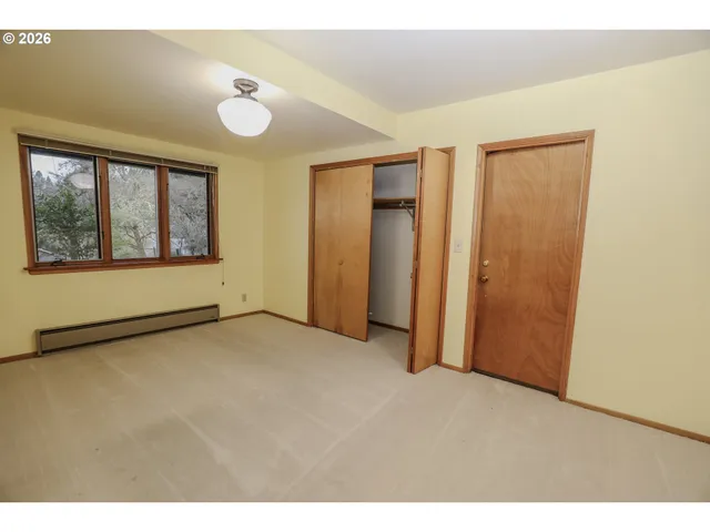 $399,900 | 1033 Southeast Terrace Drive, Roseburg, OR 97470