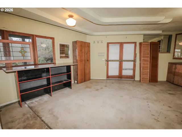 $399,900 | 1033 Southeast Terrace Drive, Roseburg, OR 97470