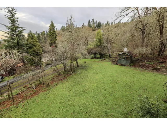 $399,900 | 1033 Southeast Terrace Drive, Roseburg, OR 97470