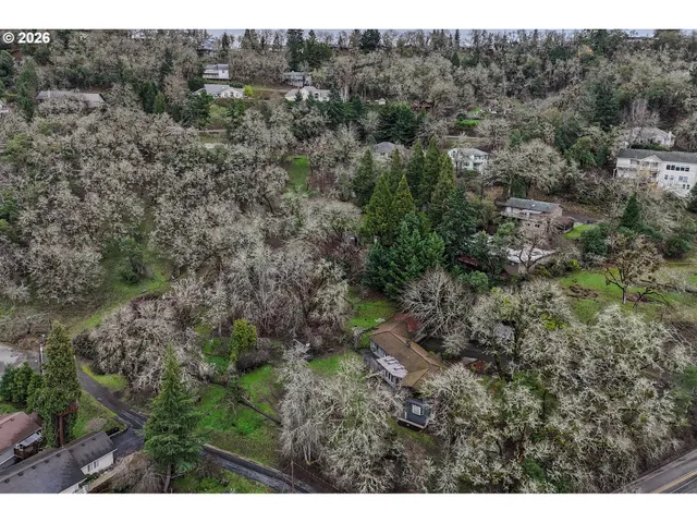 $399,900 | 1033 Southeast Terrace Drive, Roseburg, OR 97470