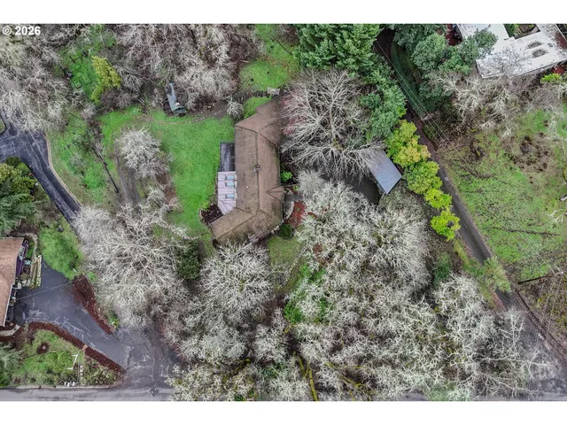 $399,900 | 1033 Southeast Terrace Drive, Roseburg, OR 97470