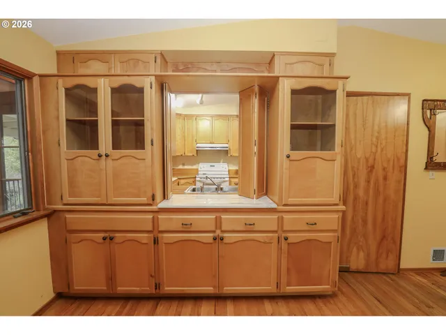 $399,900 | 1033 Southeast Terrace Drive, Roseburg, OR 97470