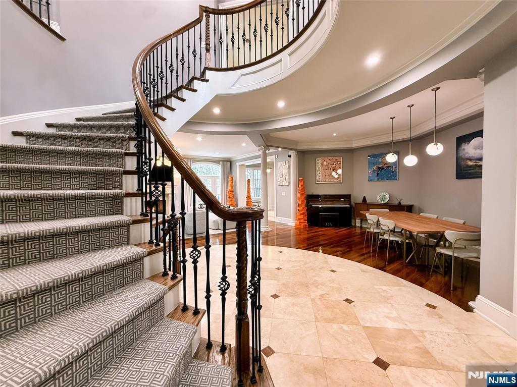 114 Bellaire Drive Demarest, NJ 07627 - Photo 4 of 43