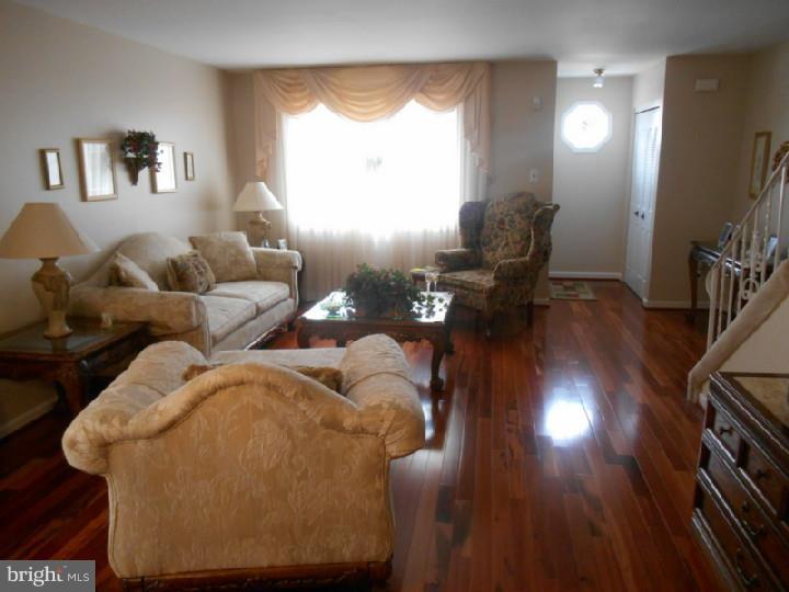 660 Rively Avenue Collingdale, PA 19023 - Photo 2 of 25 Gallery Image 2