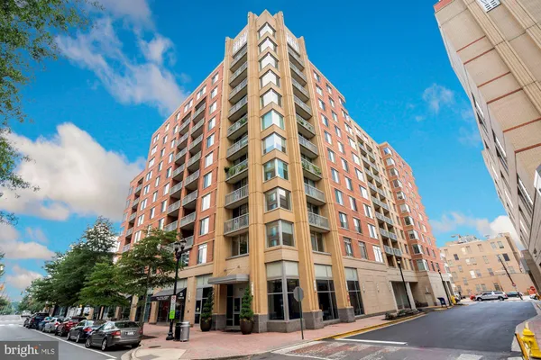 $3,550 | 1020 North Highland Street, Unit 622, Arlington, VA 22201