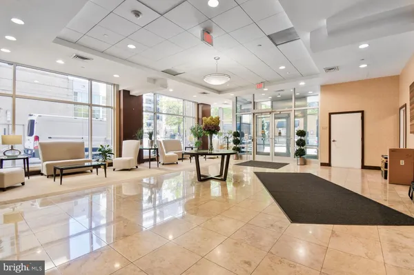 $3,550 | 1020 North Highland Street, Unit 622, Arlington, VA 22201