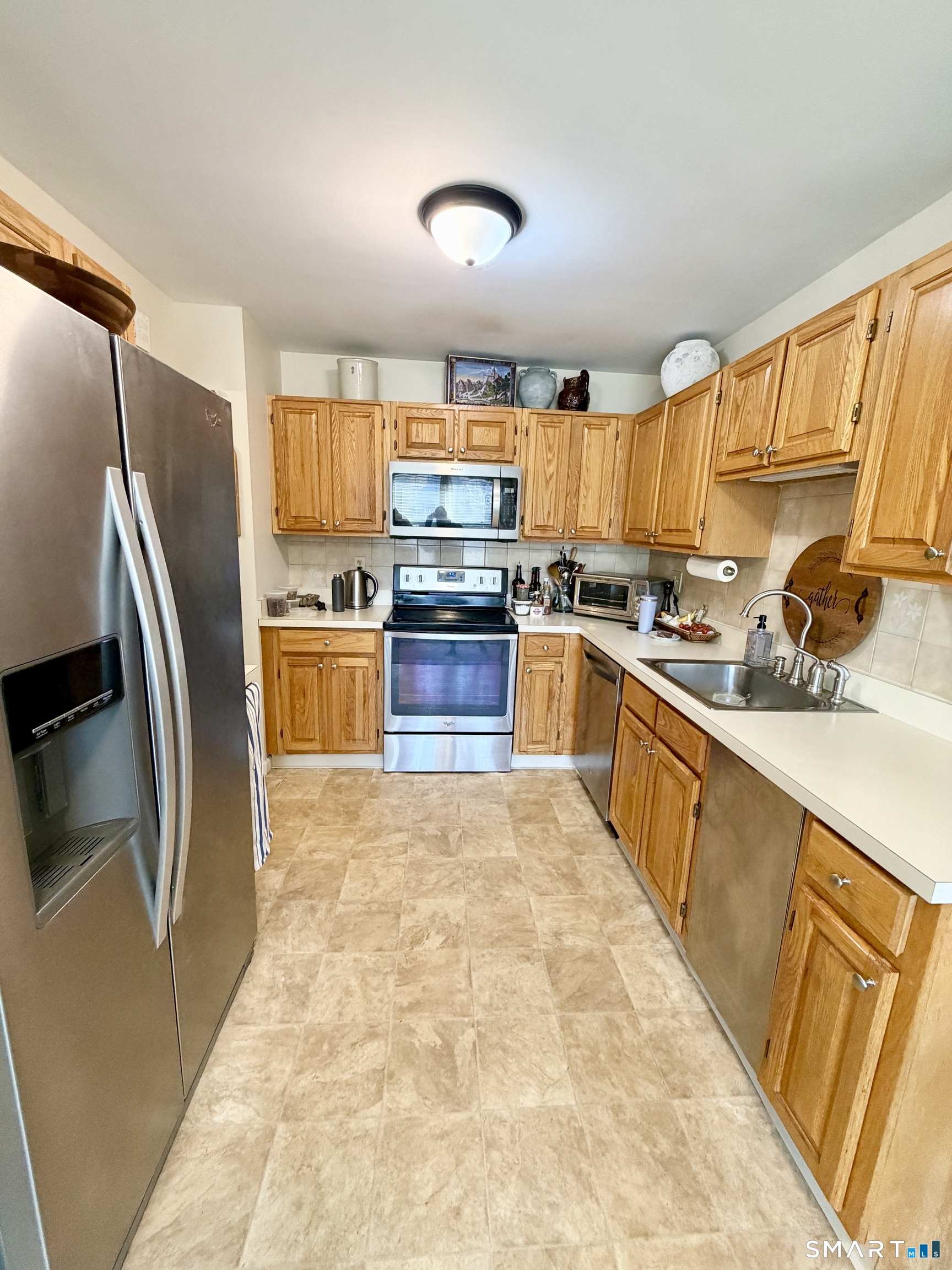 16 Fawn Ridge Lane, Unit 16 Wilton, CT 06897 - Photo 4 of 38