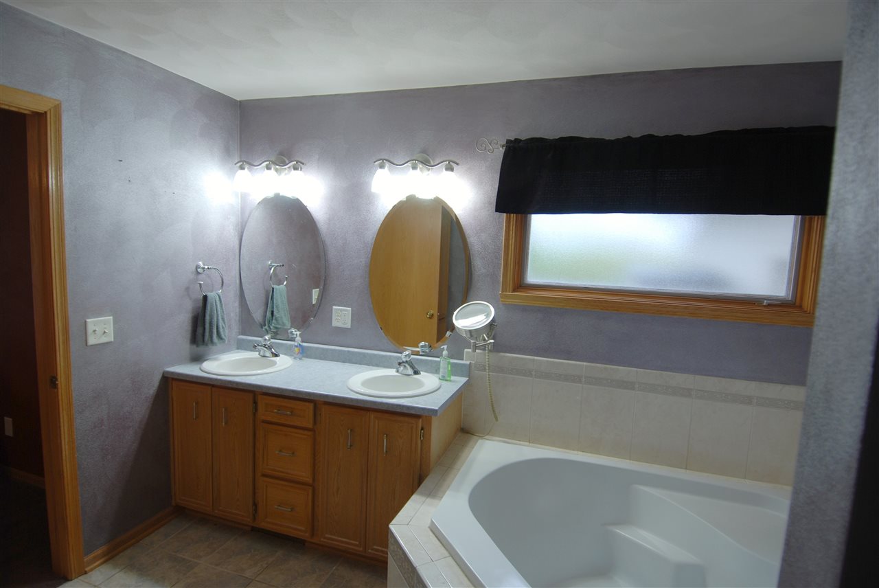 9732 Rambouillet Ridge Roscoe, IL 61073 - Photo 7 of 18 Gallery Image 7