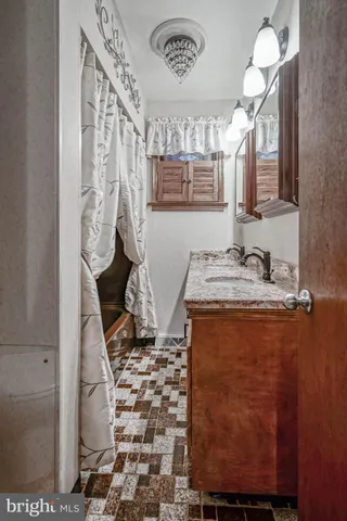 $250,000 | 323 Florence Boulevard, Williamstown, NJ 08094