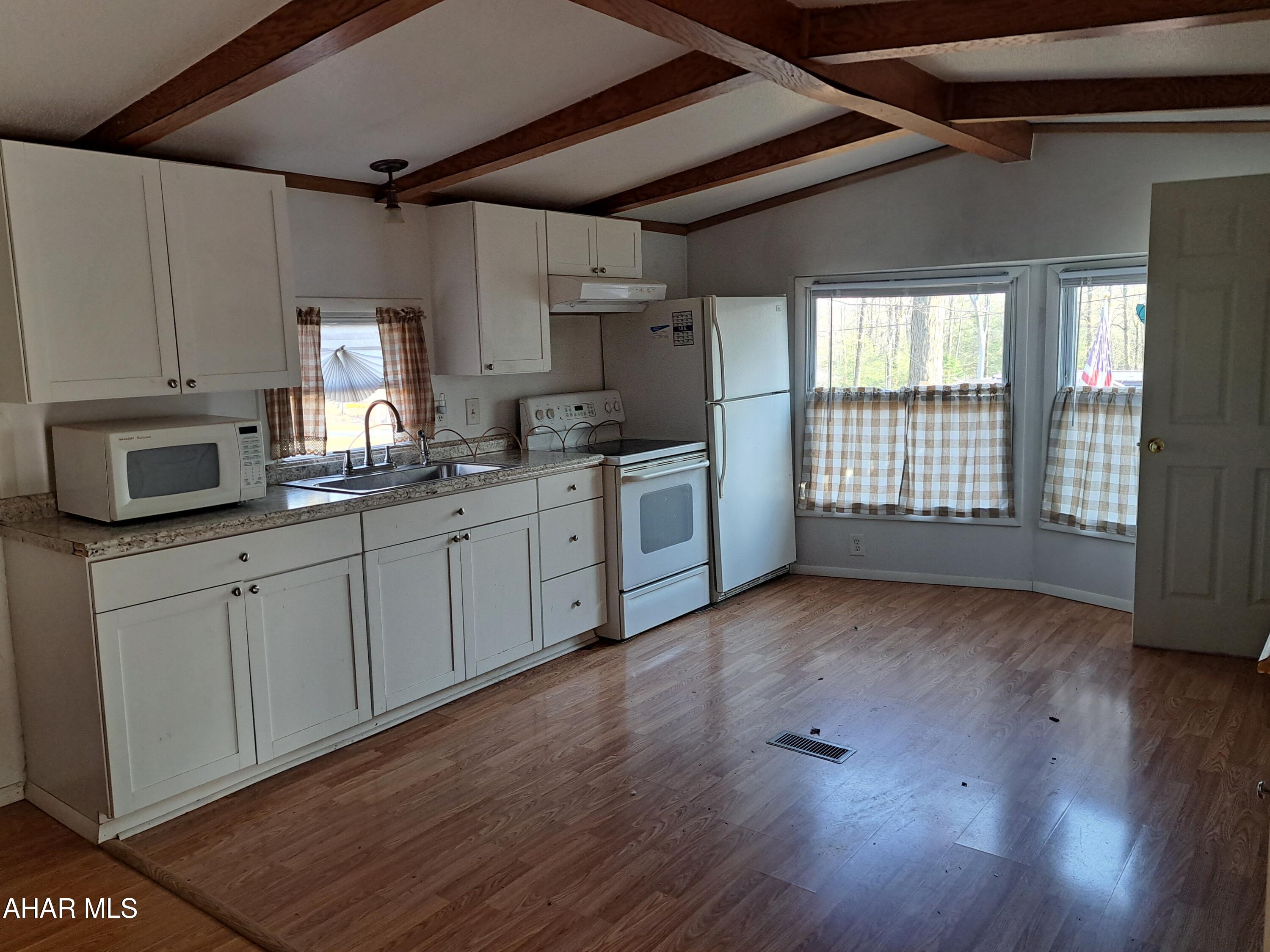 150 Melody Lane Flinton, PA 16640 - Photo 4 of 10