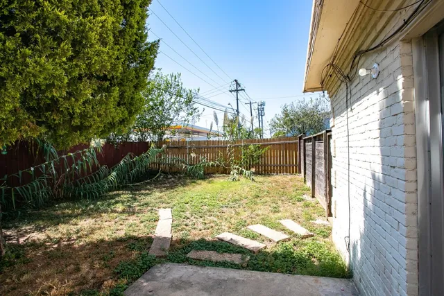 $1,100 | 2215 Mission Hill Drive, Unit 102, Austin, TX 78741