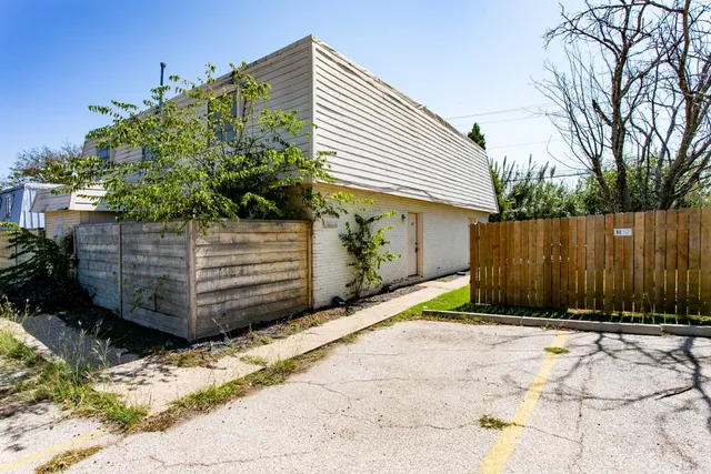 $1,100 | 2215 Mission Hill Drive, Unit 102, Austin, TX 78741