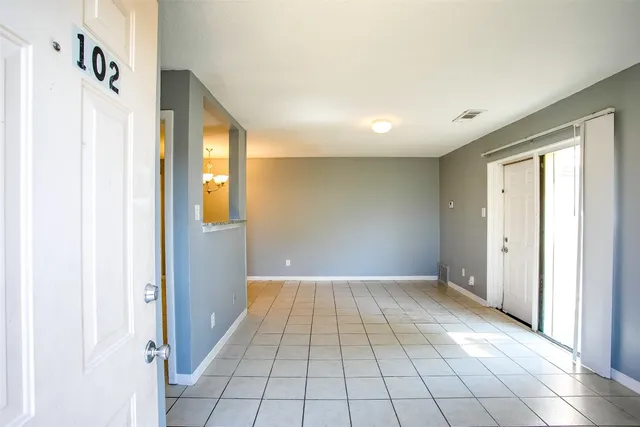 $1,100 | 2215 Mission Hill Drive, Unit 102, Austin, TX 78741