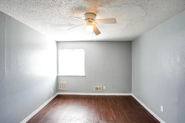 $1,100 | 2215 Mission Hill Drive, Unit 102, Austin, TX 78741