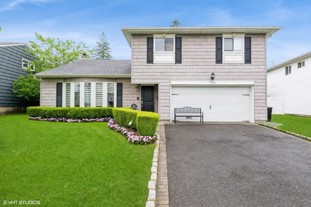 $1,499,000 | 756 Dumont Place, Valley Stream, NY 11581