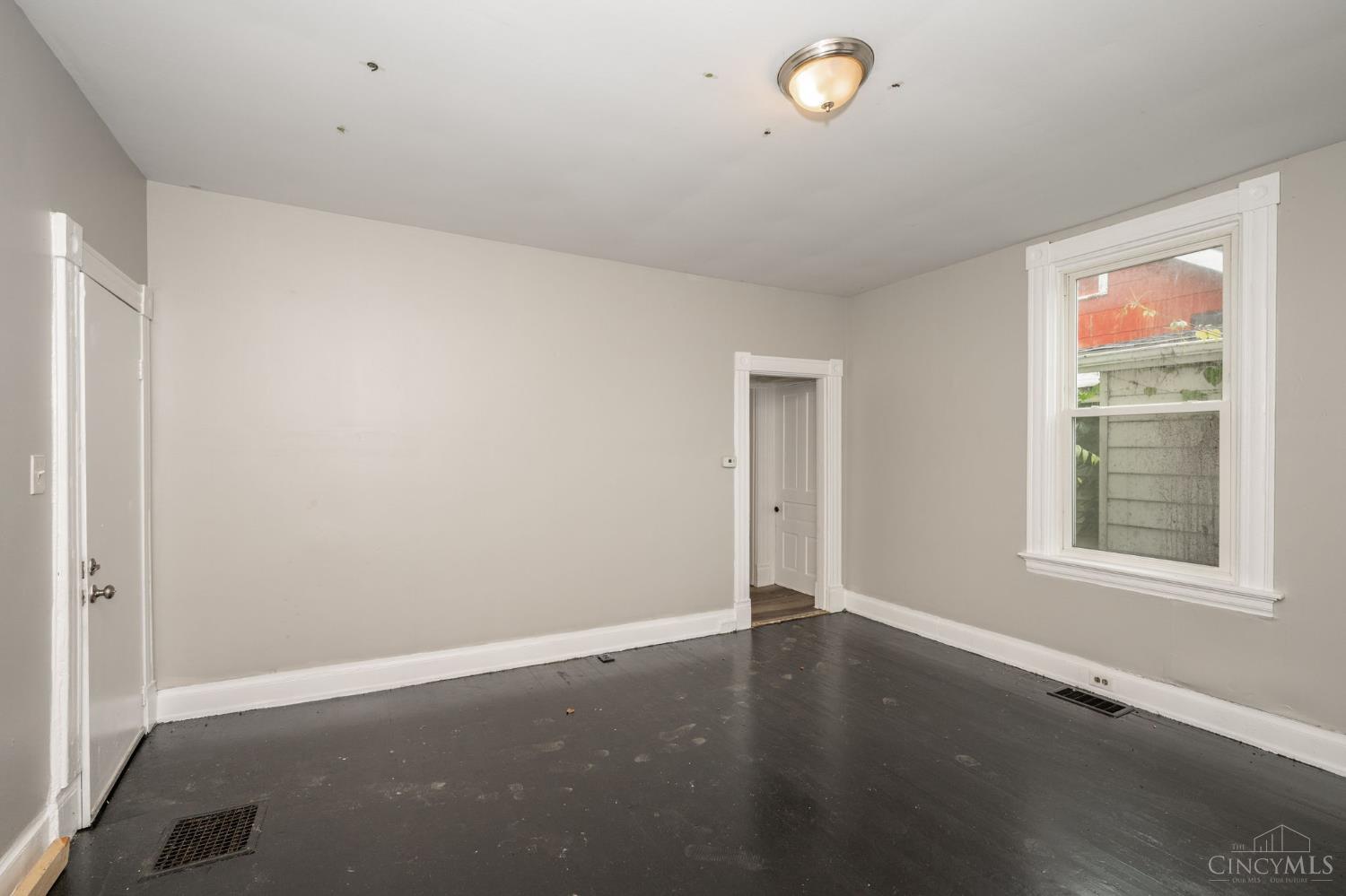 1514 Compton Road Cincinnati, OH 45231 - Photo 6 of 37 Gallery Image 6