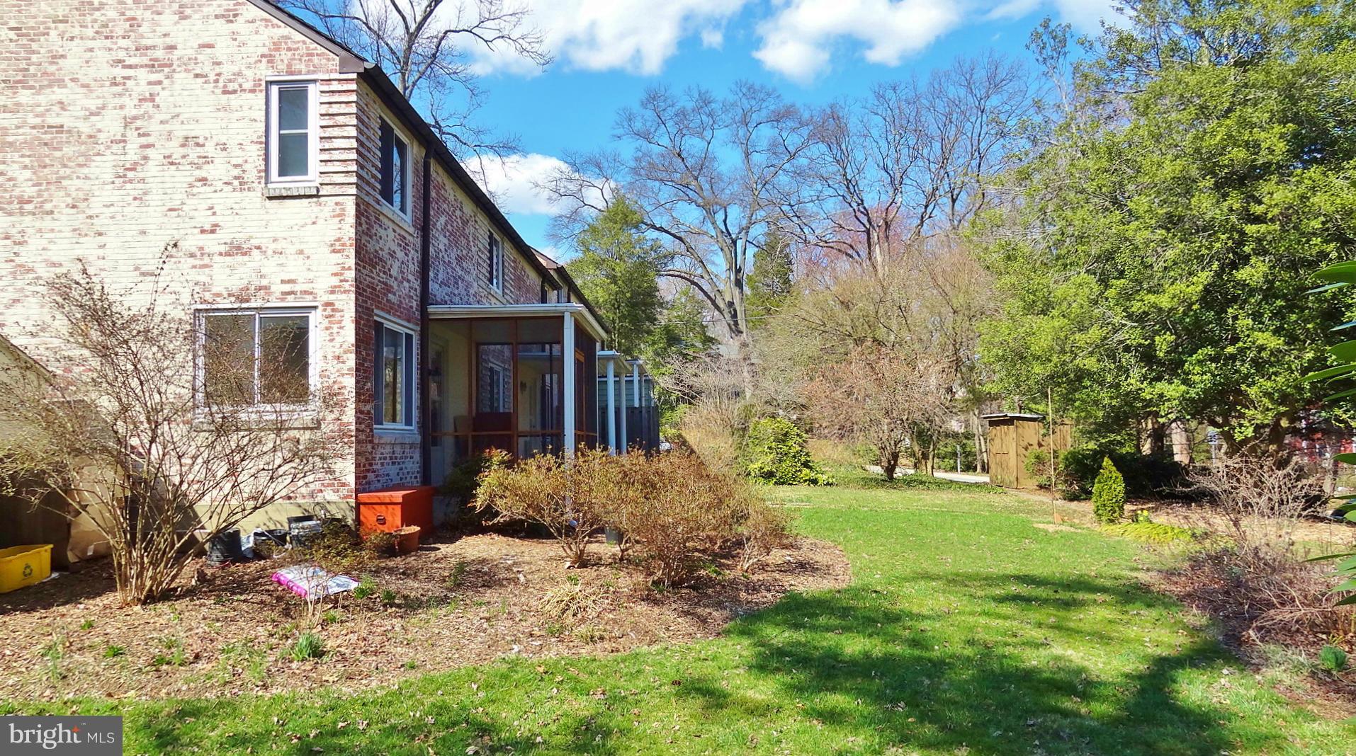 6 Crescent Road, Unit E Greenbelt, MD 20770 - Photo 10 of 15 Side yard