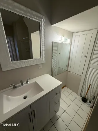 $2,750 | 38 State Street, Unit A, Saratoga Springs, NY 12866