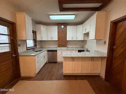 $2,875 | 38 State Street, Unit A, Saratoga Springs, NY 12866