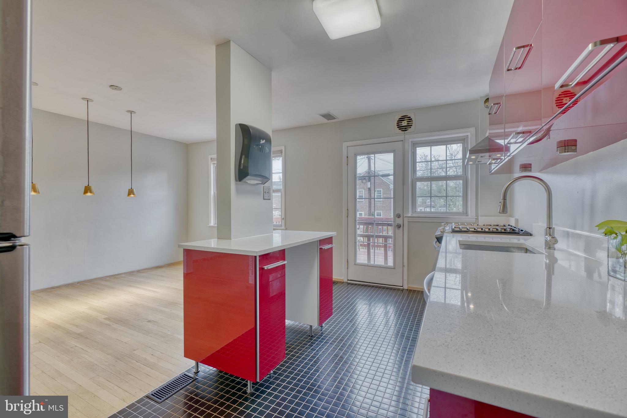 250 Brandon Road Baltimore, MD 21212 - Photo 14 of 39