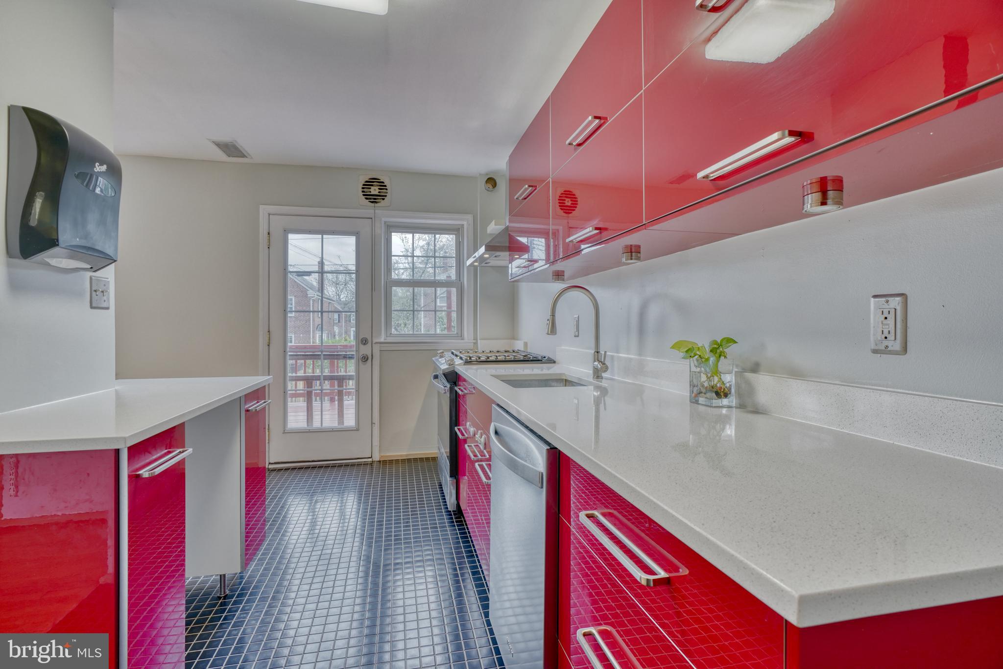 250 Brandon Road Baltimore, MD 21212 - Photo 15 of 39