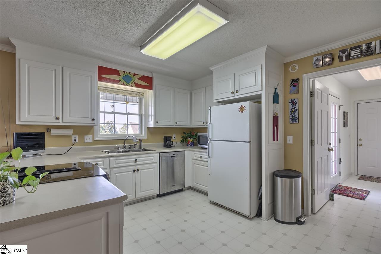 117 Hallmark Lane Easley, SC 29640 - Photo 10 of 36 Gallery Image 10