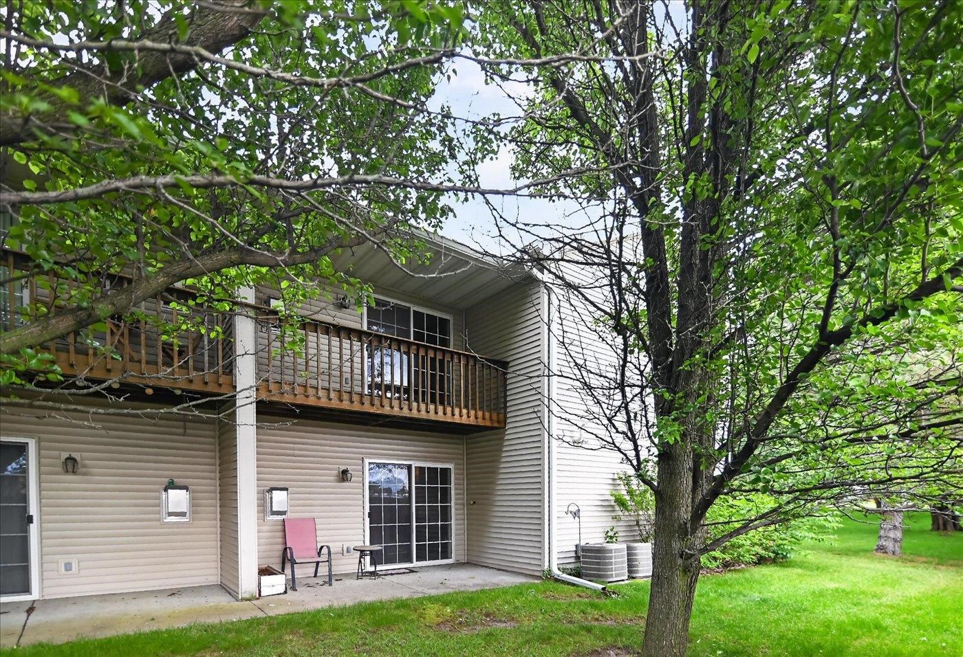494 Cledell Street, Unit 4 Oregon, WI 53575 - Photo 4 of 49