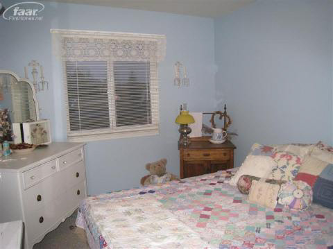 1233 Petts Road Fenton, MI 48430 - Photo 8 of 10 20217182-7.JPG
