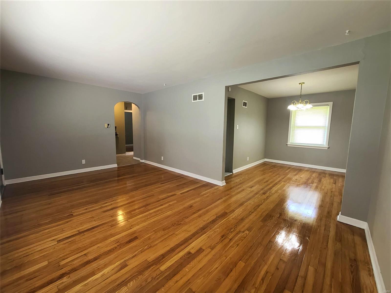1111 Jennings Station Road St. Louis, MO 63137 - Photo 3 of 23 Gallery Image 3