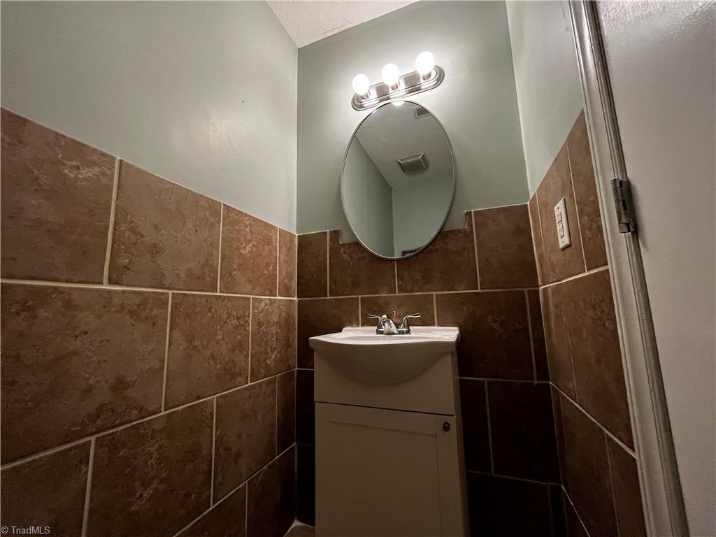 2614 Ernest Street High Point, NC 27263 - Photo 14 of 19