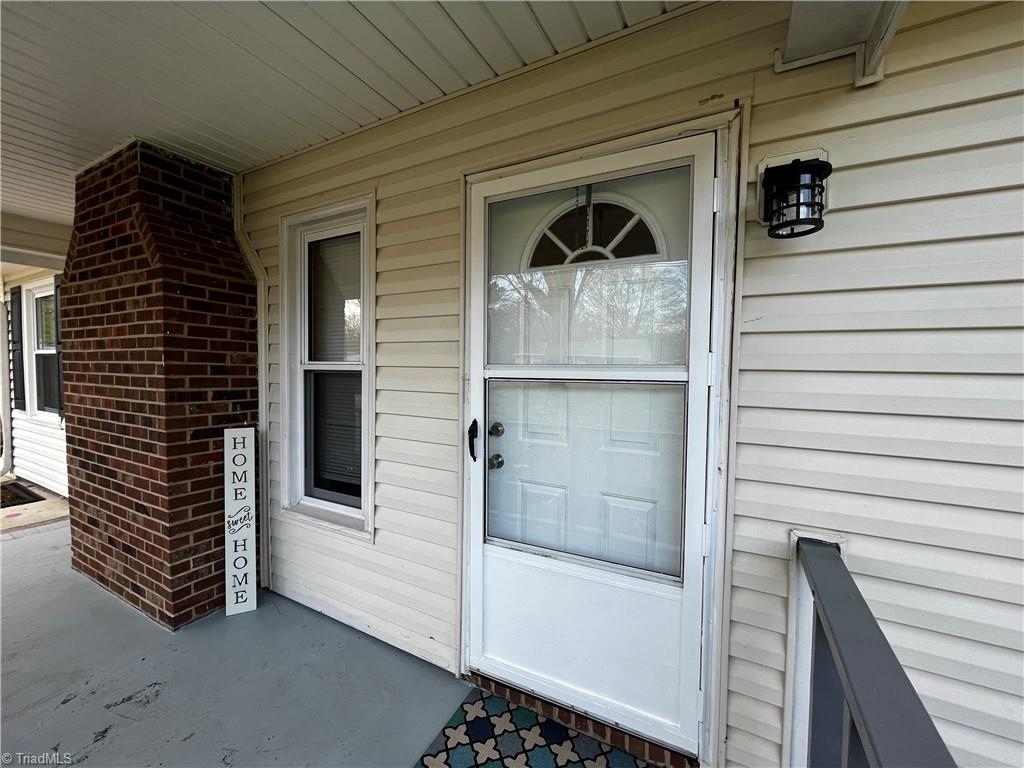 2614 Ernest Street High Point, NC 27263 - Photo 2 of 19