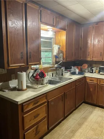 $365,000 | 19393 Clifton Road, Iowa, LA 70647