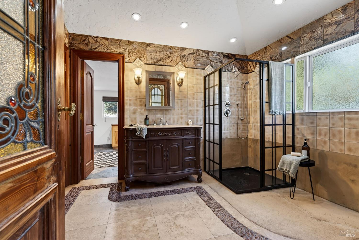 5257 McFarlane Road Sebastopol, CA 95472 - Photo 16 of 32 Primary bathroom