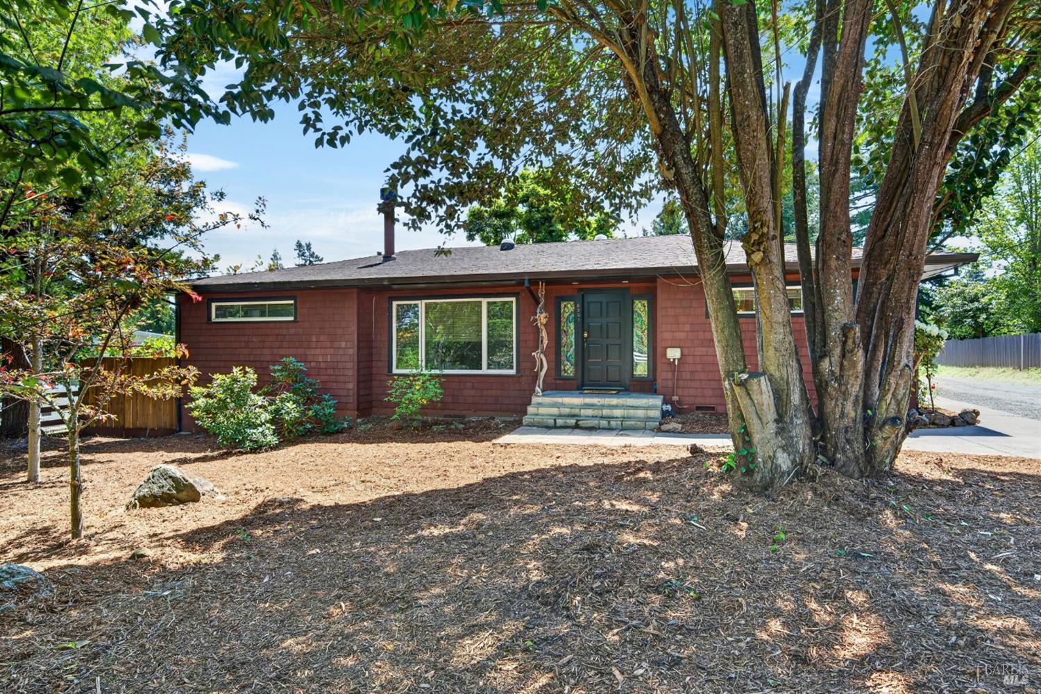 5257 McFarlane Road Sebastopol, CA 95472 - Photo 2 of 32