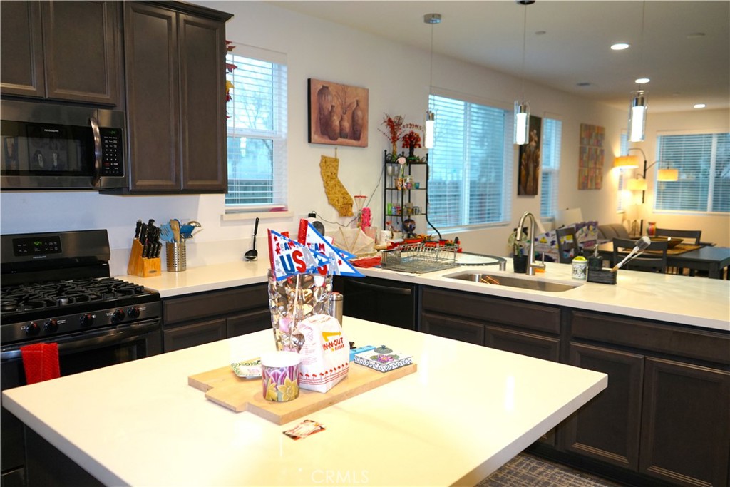 3507 Creekview Court Merced, CA 95340 - Photo 13 of 34