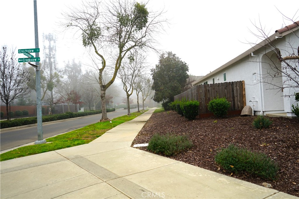 3507 Creekview Court Merced, CA 95340 - Photo 5 of 34