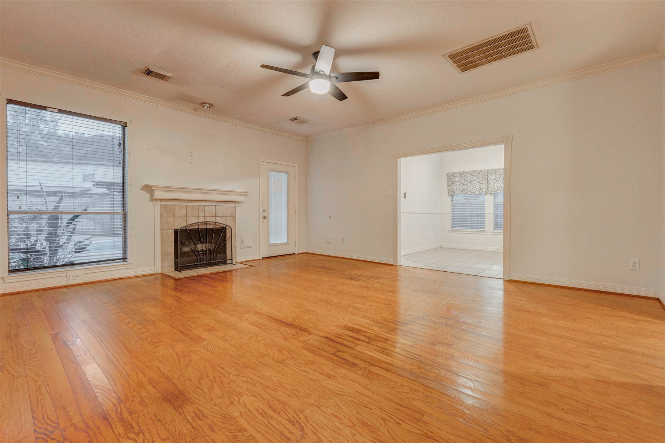 1723 Park Ridge Drive Katy, TX 77450 - Photo 11 of 28 LIVING AREA