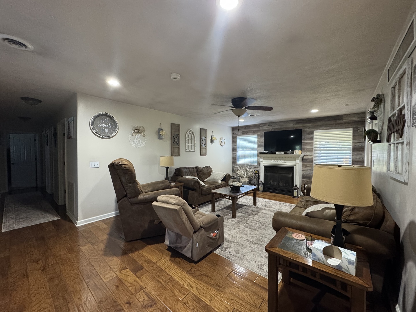 14669 Gossett Road West Frankfort, IL 62896 - Photo 19 of 58
