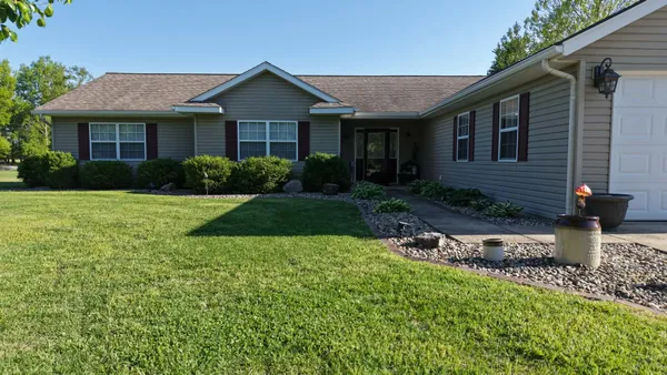 $349,000 | 14669 Gossett Road, West Frankfort, IL 62896